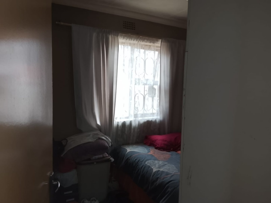  Bedroom Property for Sale in Llitha Park Western Cape